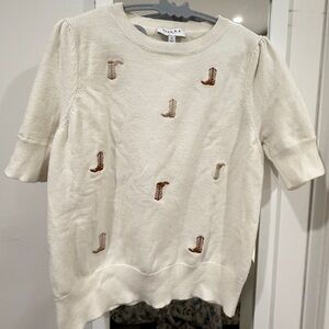 Gilli Ivory Sweater with Boot Design